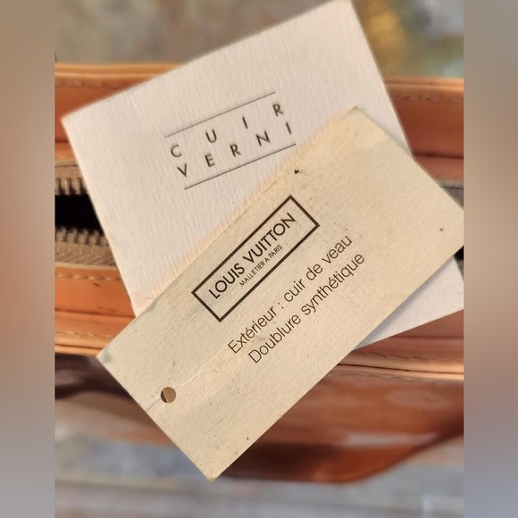 Louis Vuitton Houston vernis - Picture 5 of 6